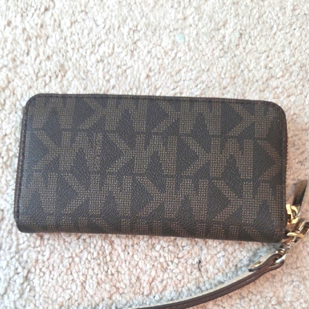 Michael Kors Dark Brown Wrislet with Gold Plate - Picture 3 of 8